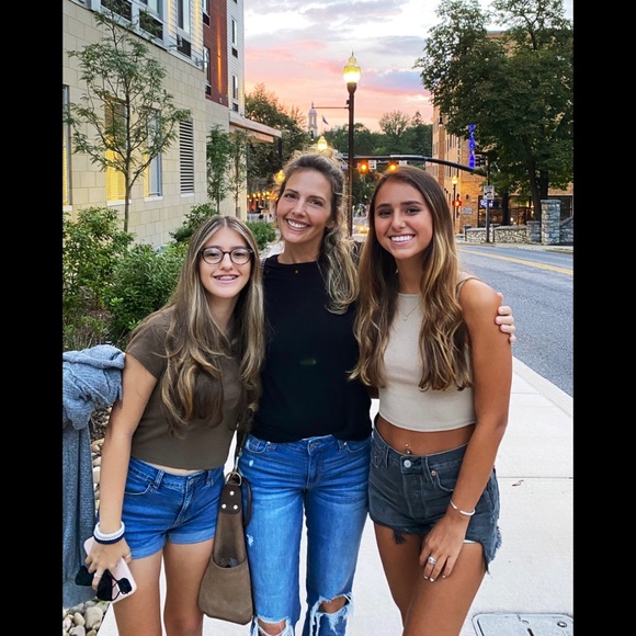 Meet your Posher, Meredith - Picture 4 of 4